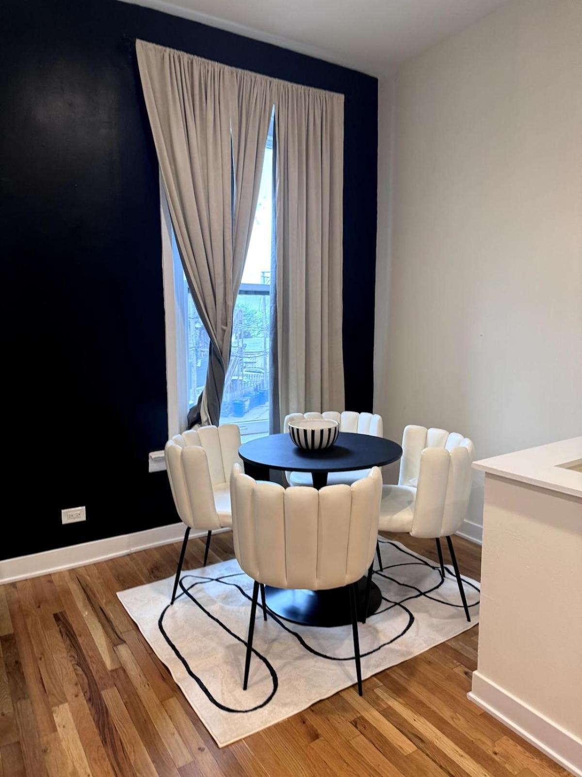 Vogue Bucktown Suite Chicago Exterior photo